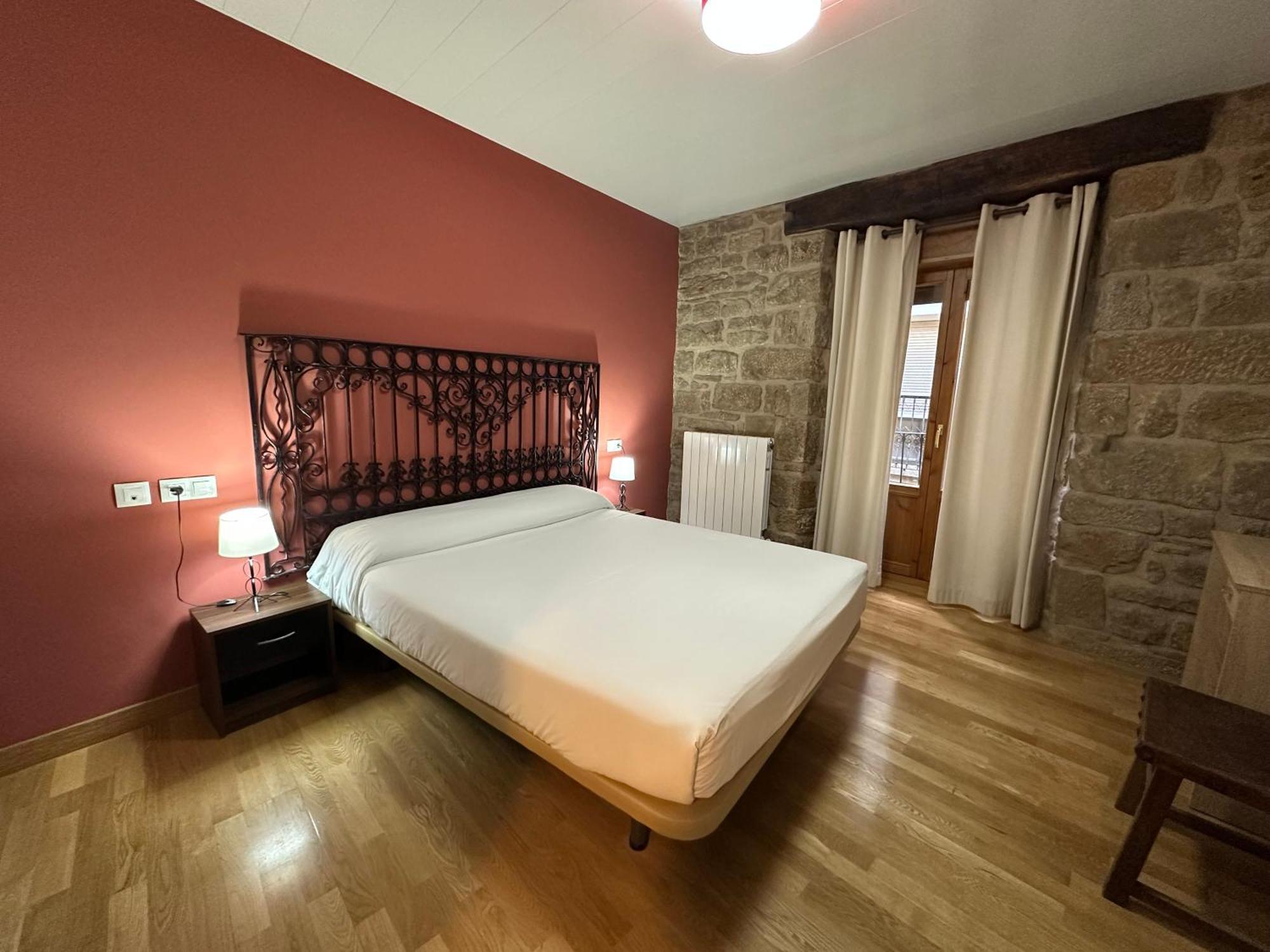 Hostal Rural 18 De Abril Olite Exteriör bild